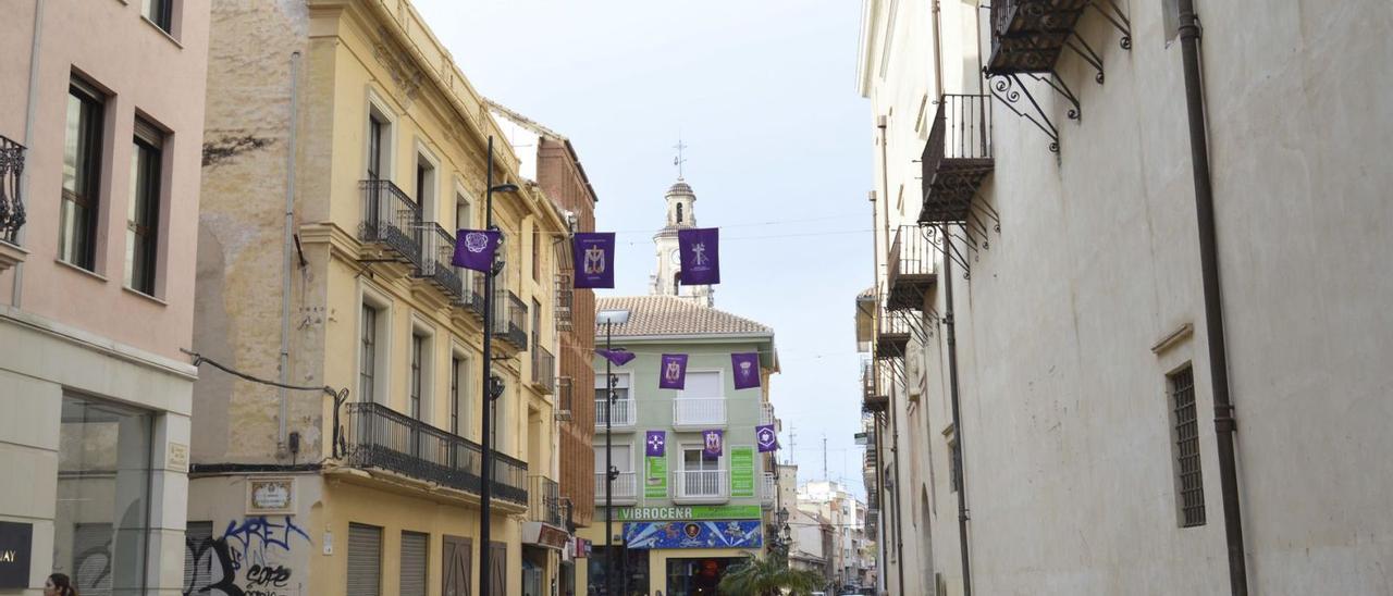 El edificio objeto del
contencioso, en frente
del Palau Ducal.  levante-emv