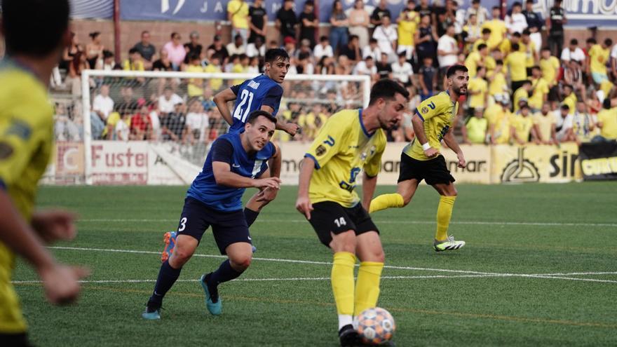 Expectació sense gols en el derbi anoienc protagonitzat pel CF Igualada i la UD San Mauro