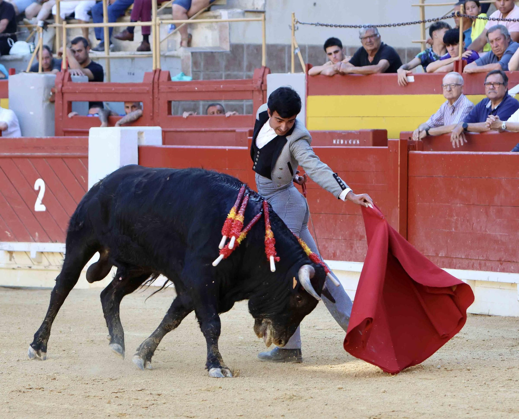 Samuel Castejón triunfa en la primera clase práctica de la Feria de Hogueras 2024