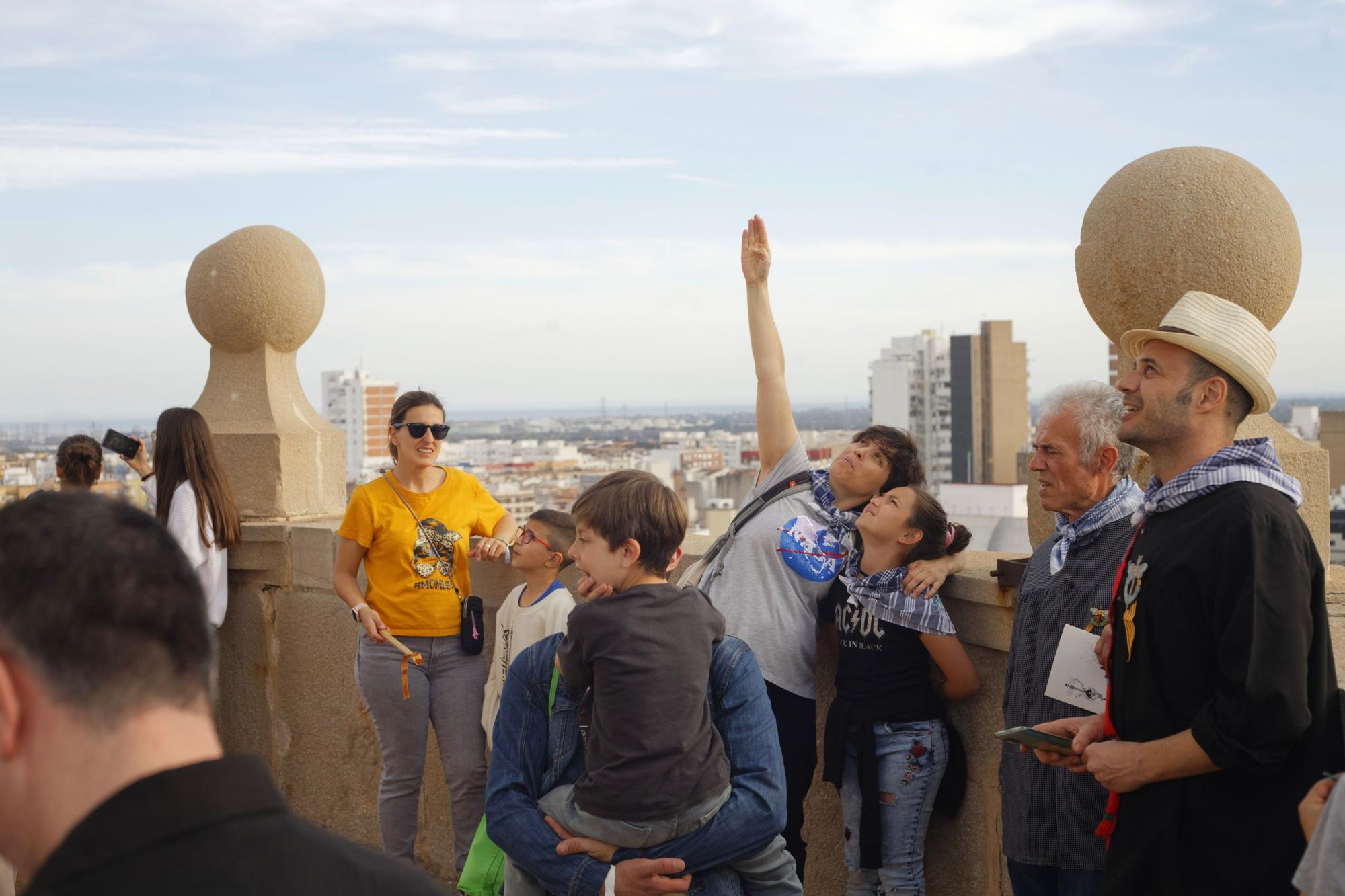 Castelló redescubre la historia del Fadrí con la Pujà de la colla El Pixaví