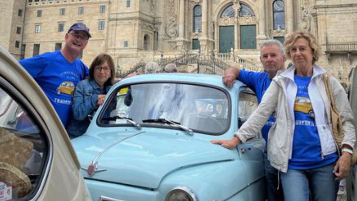 Més d’un centenar de cotxes Seat 600 fan el camí de Santiago en la sisena edició de la TraveSeat | ARXIU PARTICULAR 