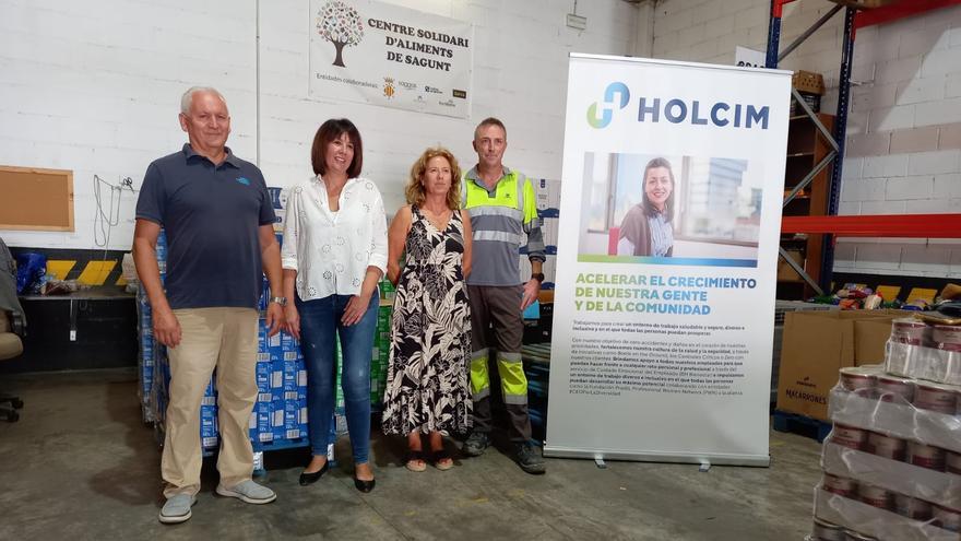 Holcim dona 1.600 kilos de alimentos al Centro Solidario de Sagunt