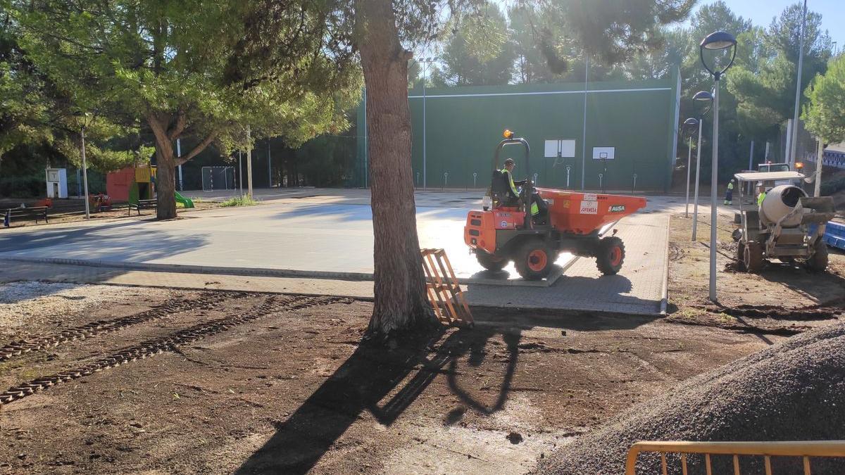 L&#039;Alcora ha iniciado el proyecto de remodelación del parque y zona deportiva de la urbanización El Pantano.