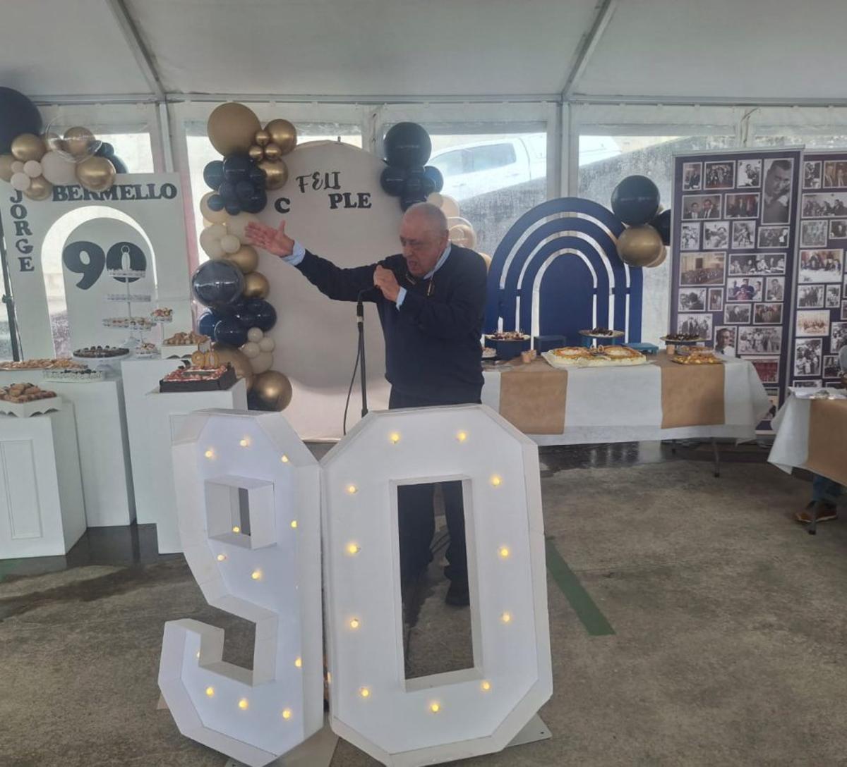 Jorge Bermello,  en la fiesta de 90 cumpleaños organizada por sus propios trabajadores y amigos. | FDV