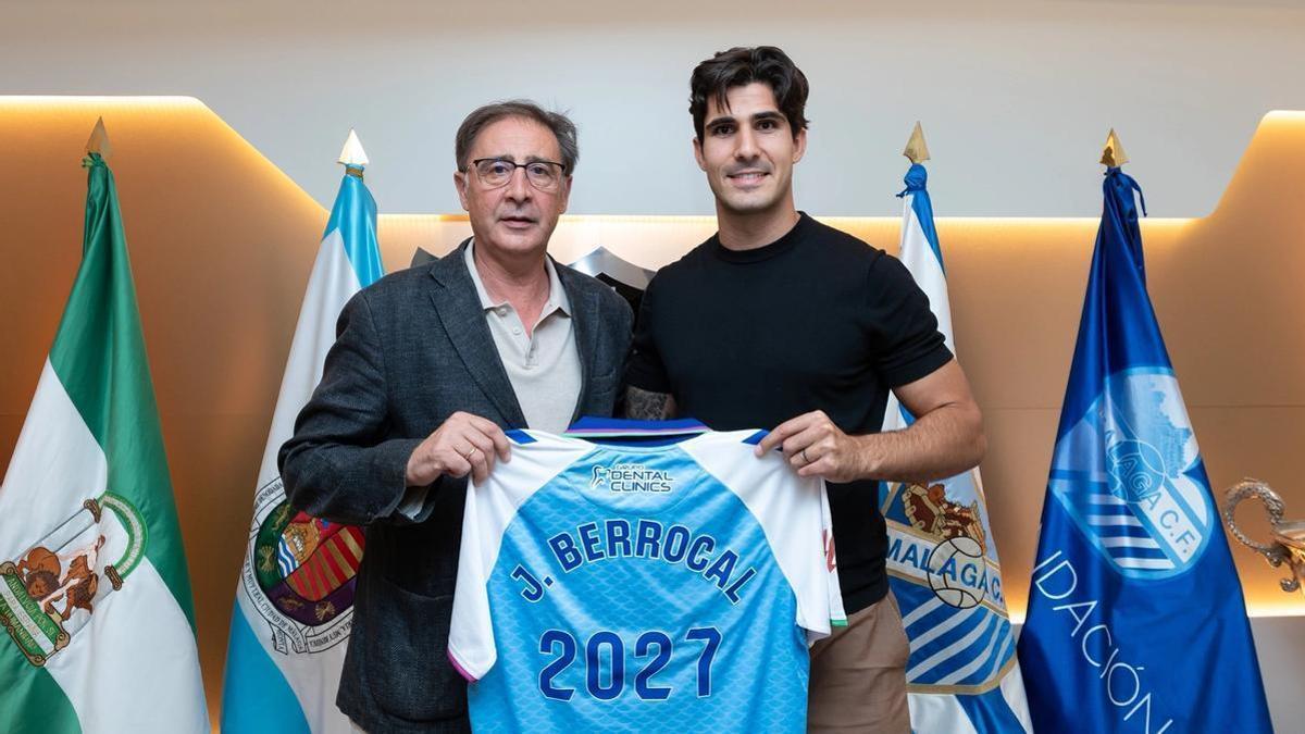 Juan Berrocal firma por el Málaga CF por una temporada.