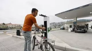 Pontevedra instala dos estaciones para reparar e inflar bicicletas en puntos estratégicos de la ciudad