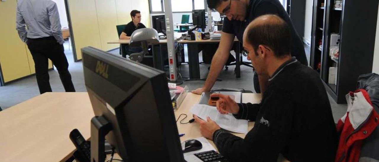 Trabajadores del Centro Europeo de Soft Computing, en una de sus dependencias.