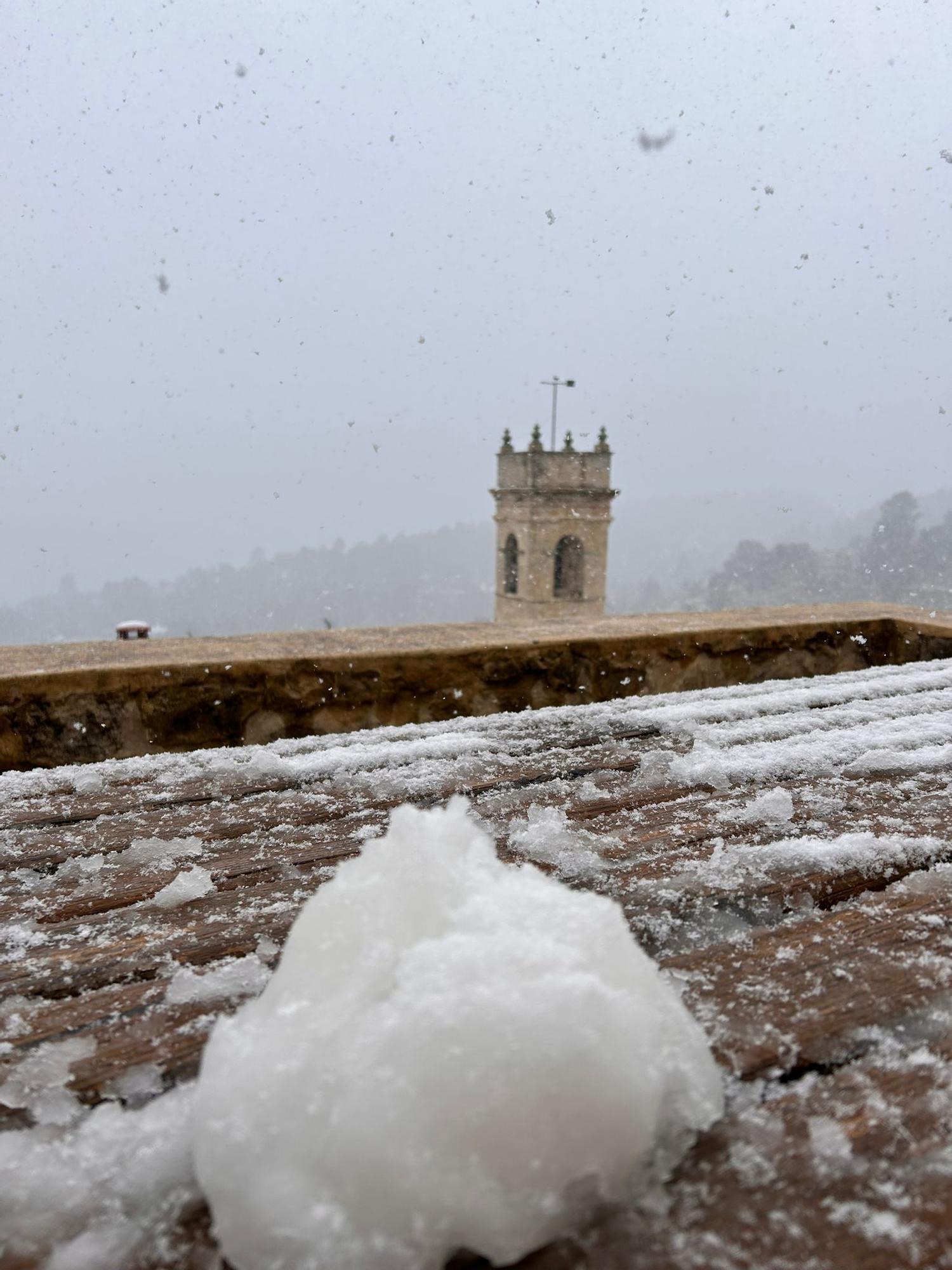 Nieva en Tollos, en la comarca alicantina del Comtat