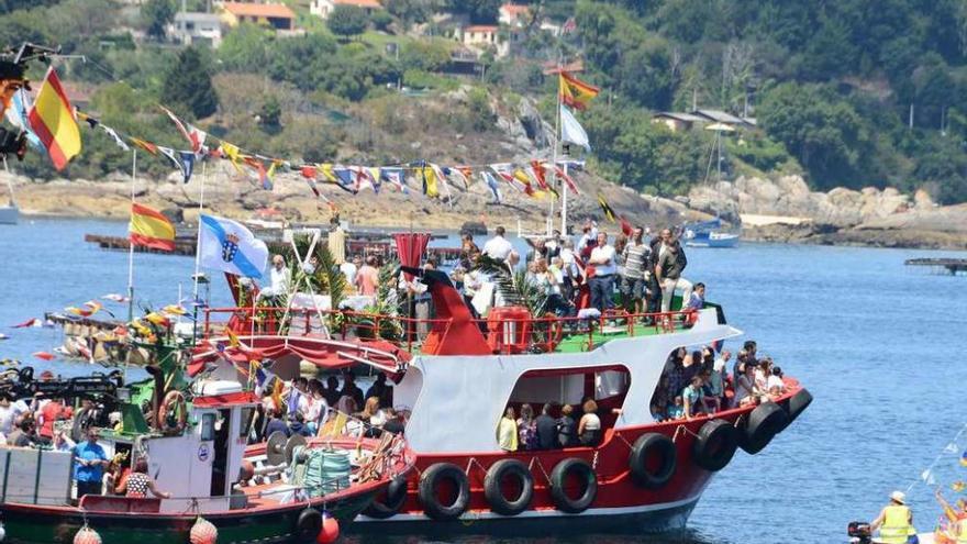 La procesión del Carmen en la ría de Aldán el año pasado. // Gonzalo Núñez