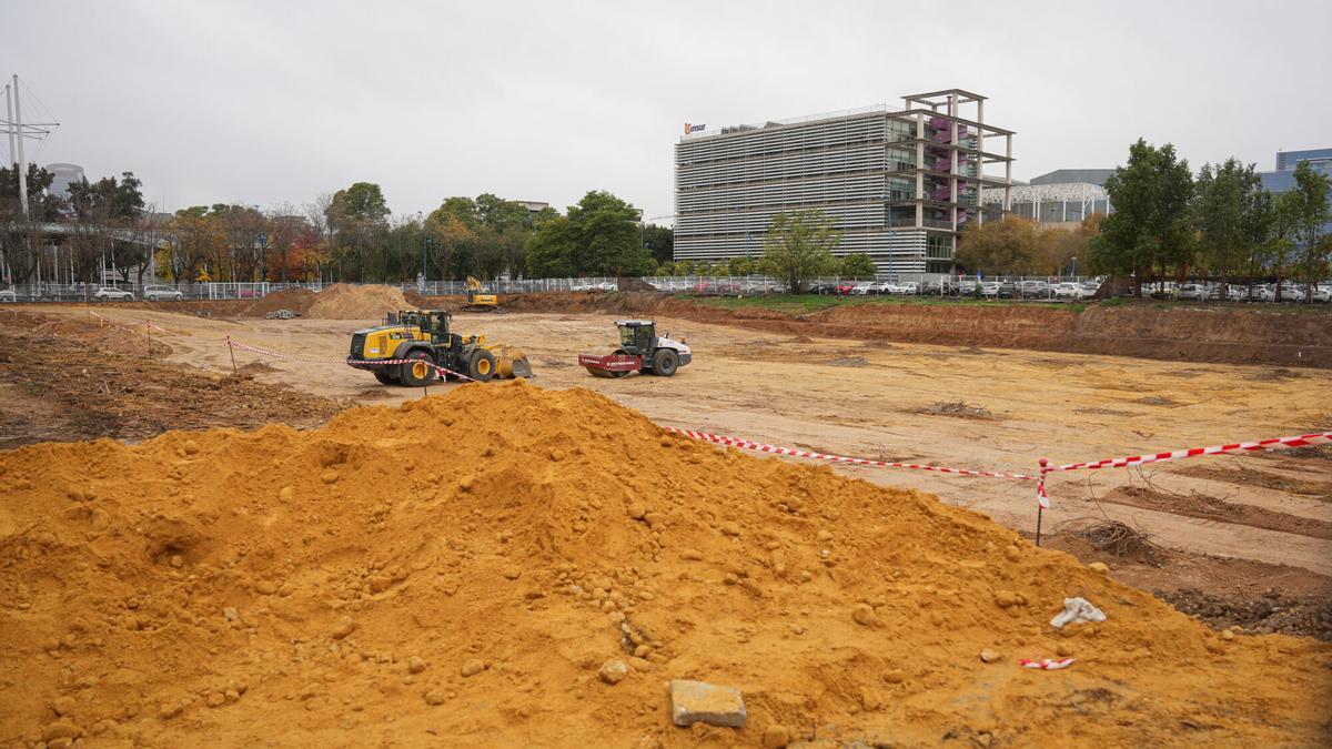 Un solar de propiedad de la Junta de Andalucía en Sevilla