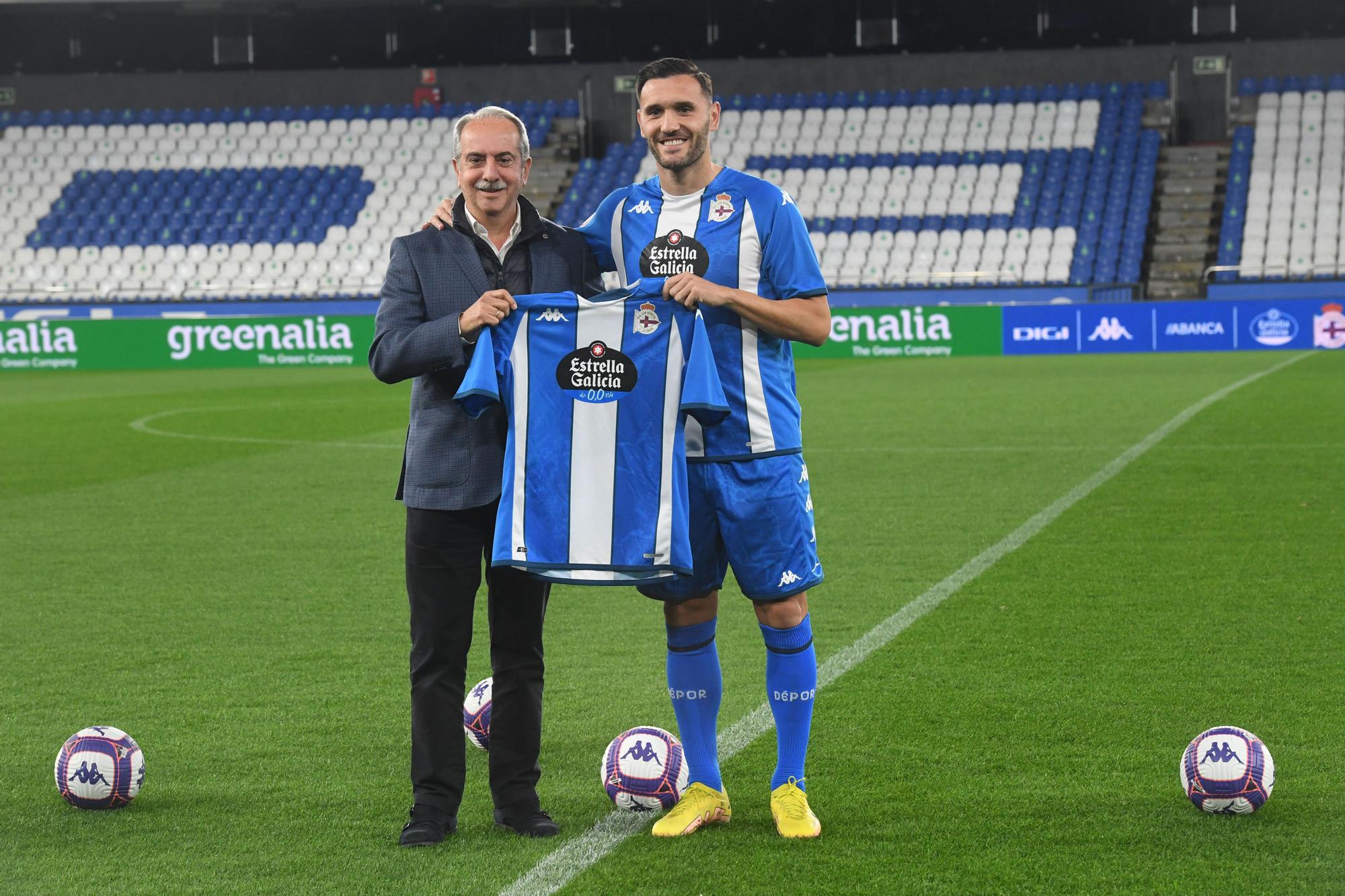 Riazor aclama a Lucas Pérez en su presentación