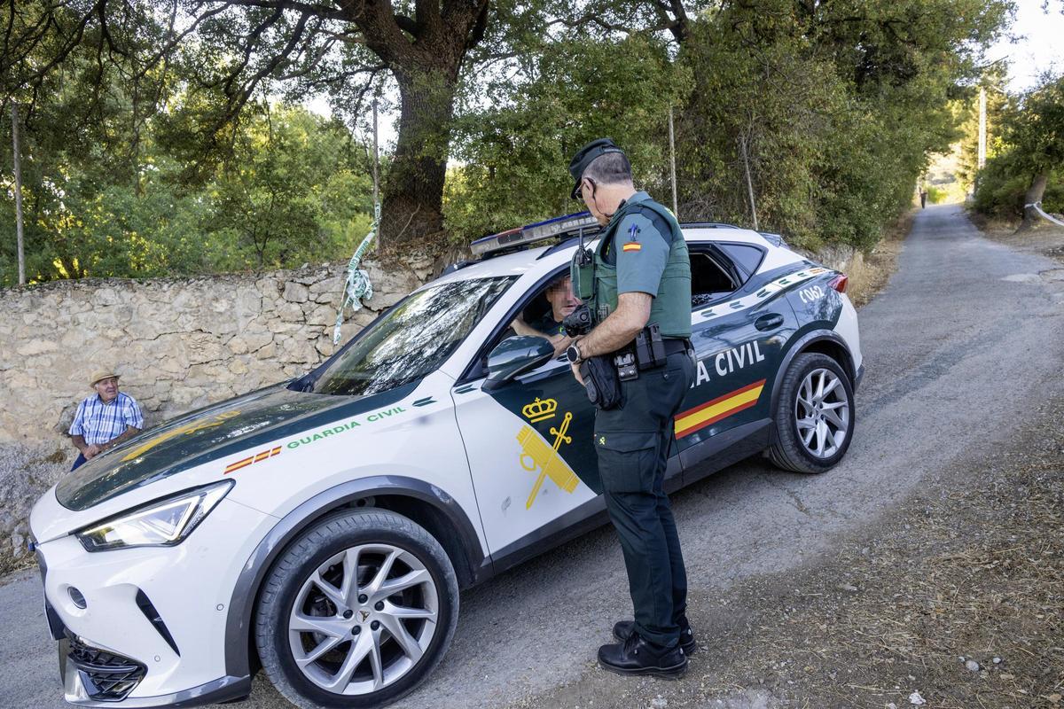 Mata a un hombre y se atrinchera con la mujer del fallecido en Huétor Santillán (Granada)