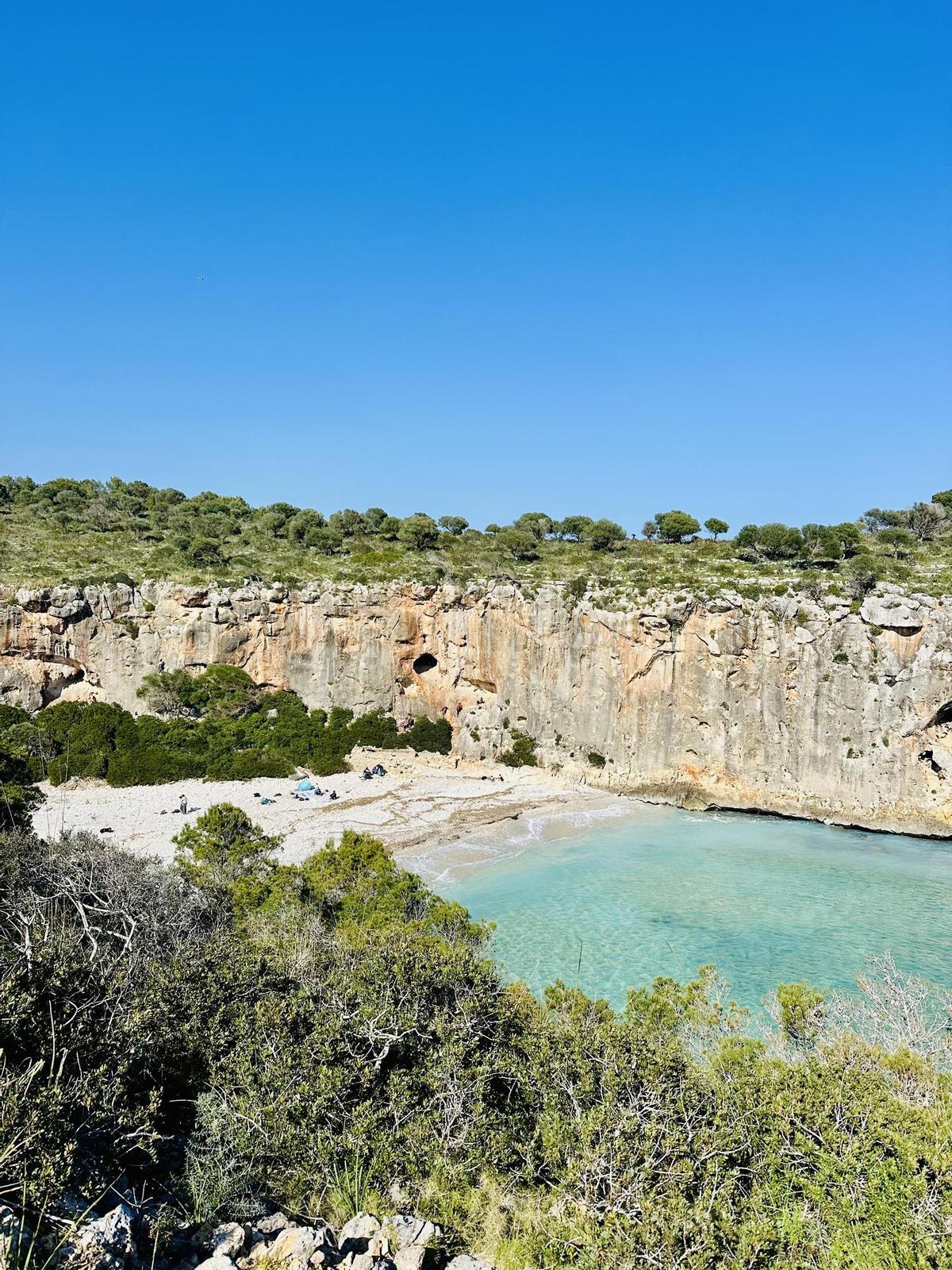 Ist auch bei Kletterern bekannt: die Cala Magraner.