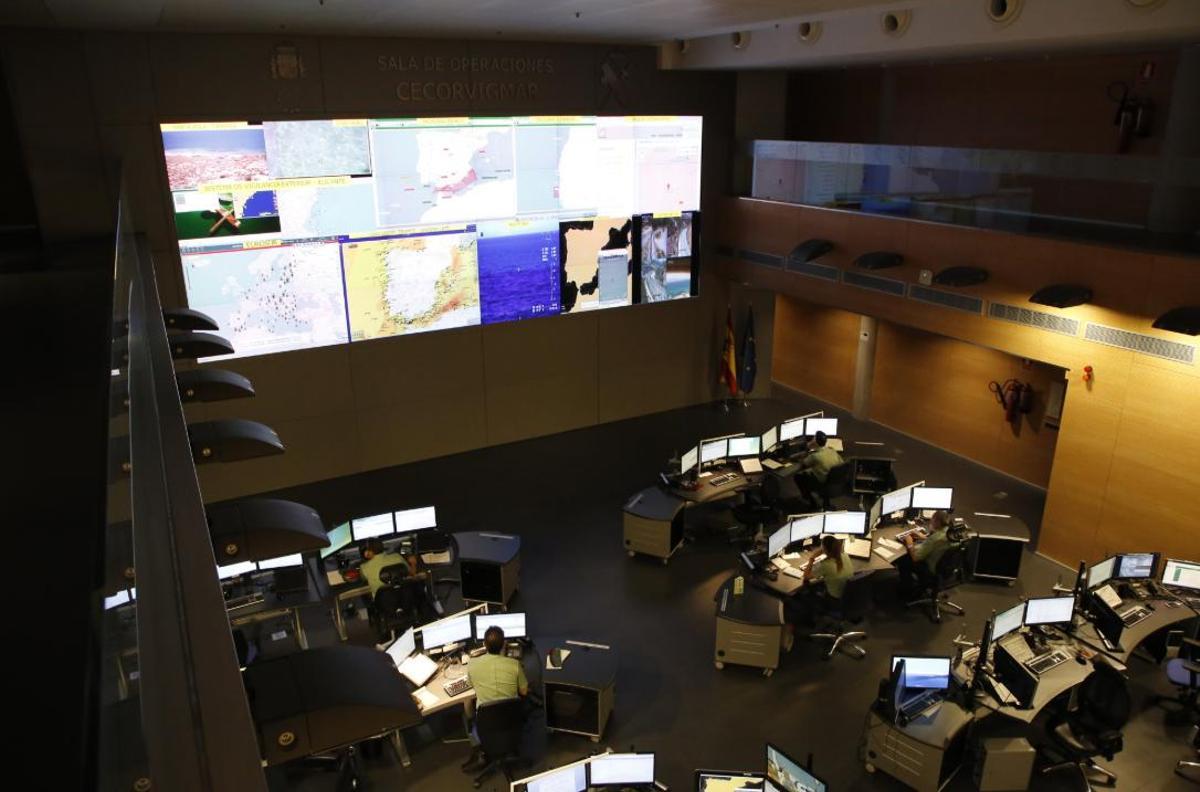 Sala de control del Centro de Coordinación para la Vigilancia Marítima de la Guardia Civil