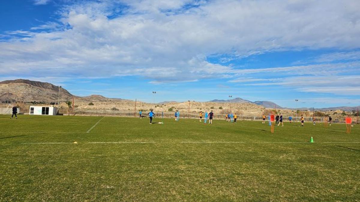 El Alcoyano está obligado a entrenar en Fontcalent, en Alicante