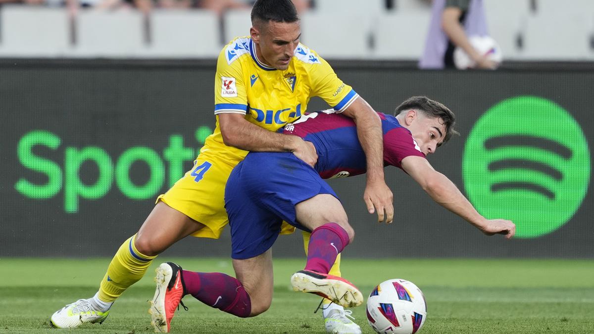 Gavi, en una acción del Barça-Cádiz del domingo 20 de agosto en el Olímpic Lluís Companys de Montjuïc