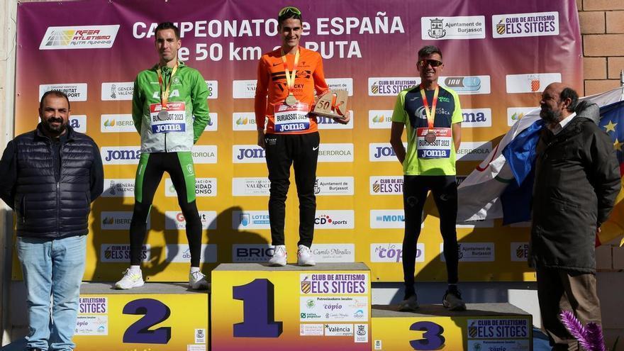 Mireia Sosa y Jesús Olmos sientan cátedra en los 50 km de Burjassot