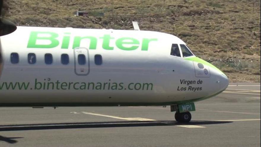 Bautizo del nuevo avión de Binter denominado 'Virgen de Los Reyes'