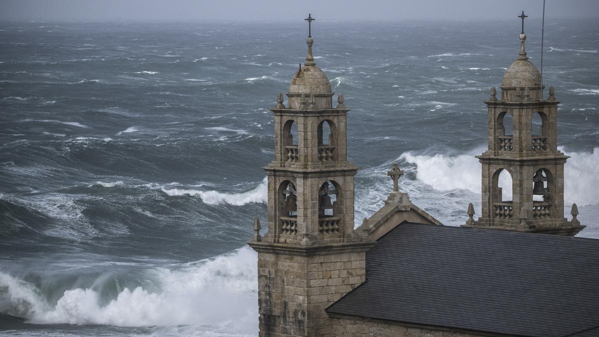 La borrasca Domingos dejó una ola de 14 metros en Galicia, superior a la de Klaus en 2009