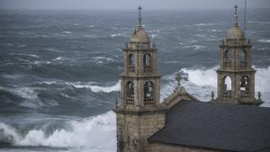 La borrasca Domingos dejó una ola de 14 metros en Galicia, superior a la de Klaus en 2009