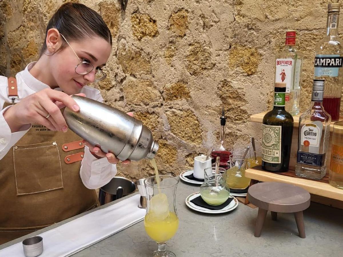 La Escuela de Hostelería Castillo del Marqués cumple 25 años formando a jóvenes.