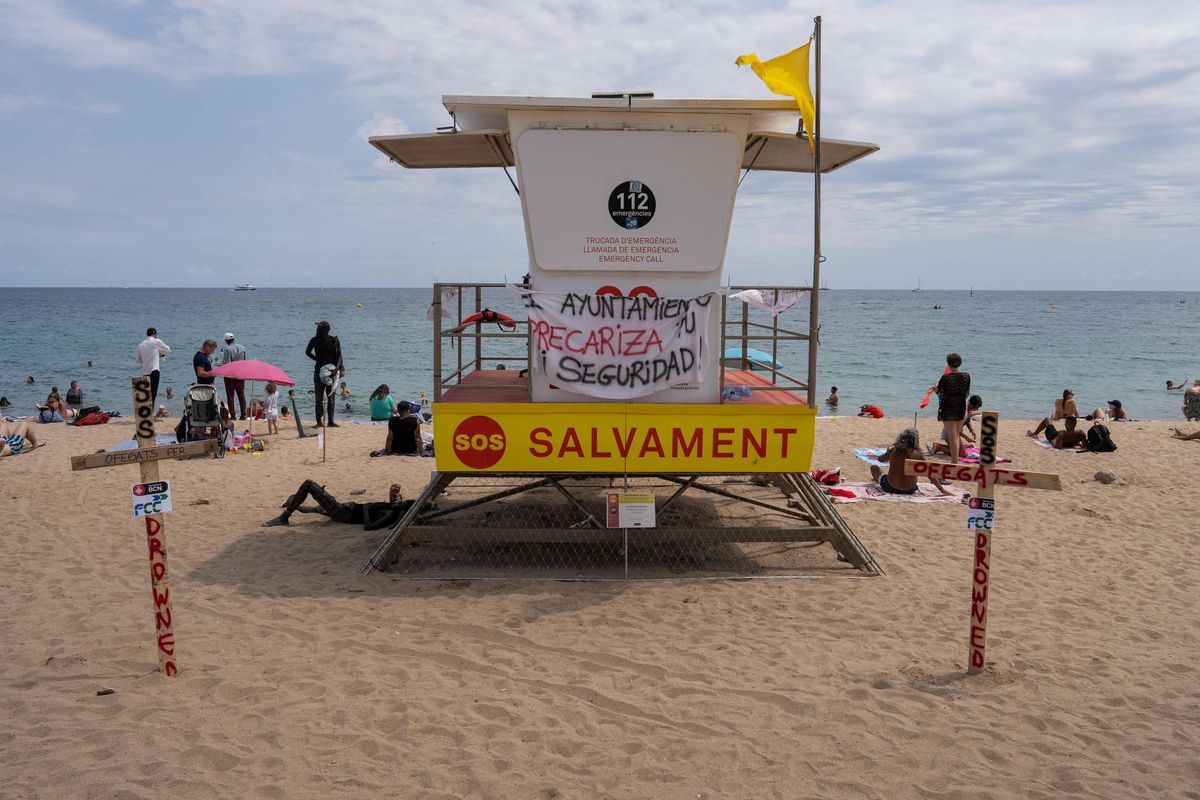 Un puesto de control cerrado en una playa de Barcelona, a raíz de la huelga de socorristas. Un puesto de control cerrado en una playa de Barcelona, a raíz de la huelga de socorristas.