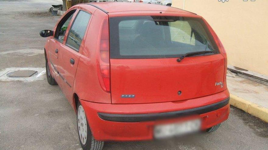 Tres menores detenidos tras darse la fuga en un coche robado