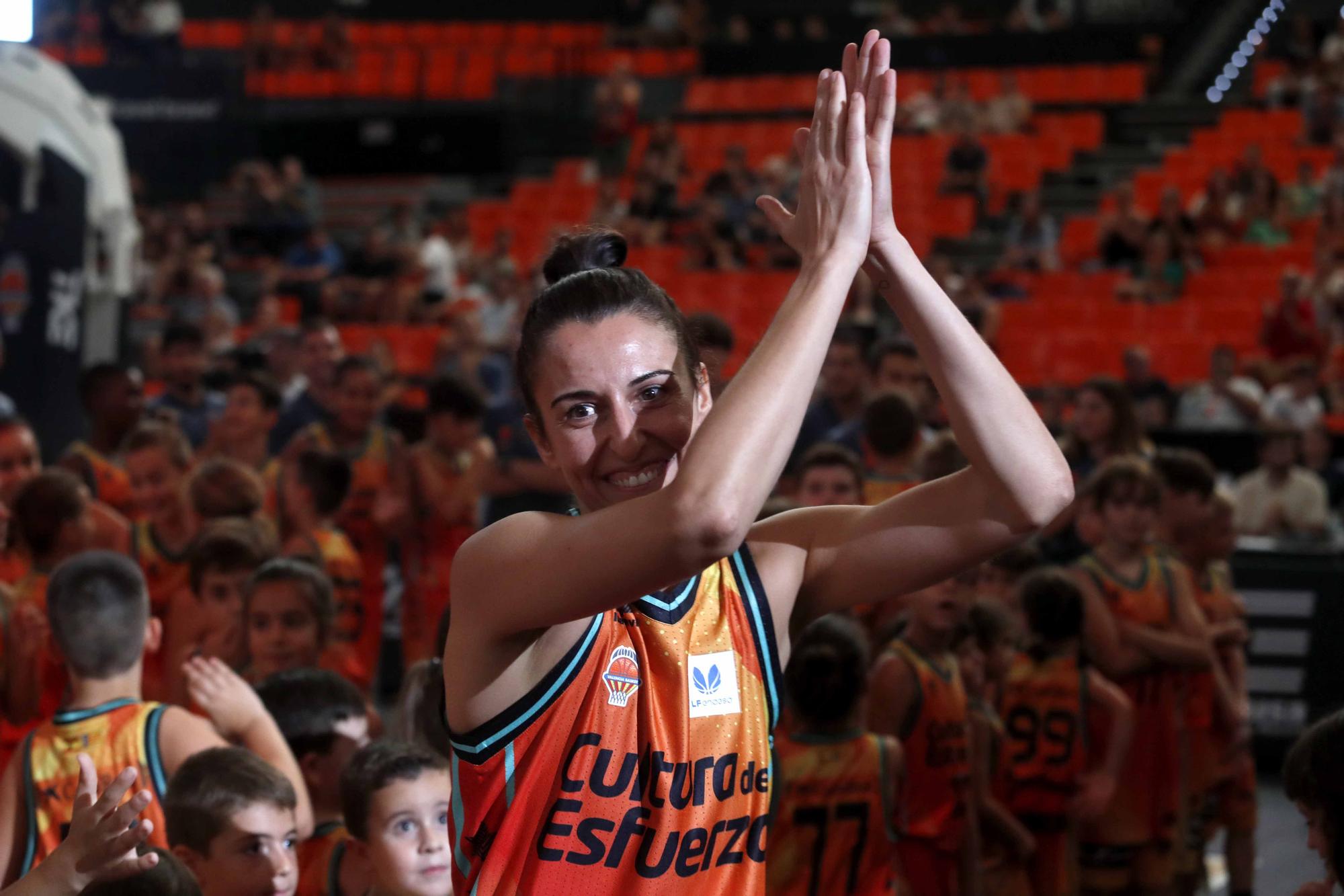 Presentación del Valencia Basket en La Fonteta