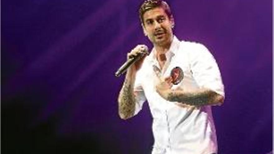 Melendi va aconseguir posar-se el públic de Cap Roig a la butxaca.