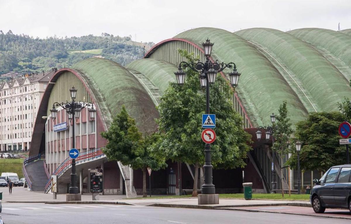 Vista exterior del Palacio de los Deportes de Ventanielles, donde tendrá lugar la prueba internacional de pádel en mayo.