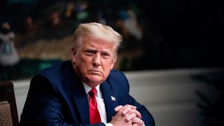 Trump acusa al FBI de colocar pruebas falsas en su mansión