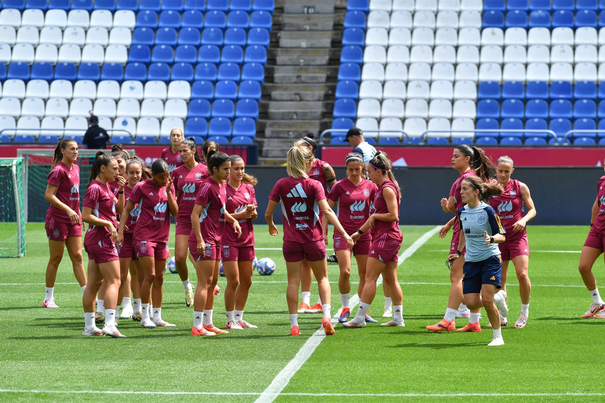 Entrenamiento de la selección femenina de fútbol en Riazor
