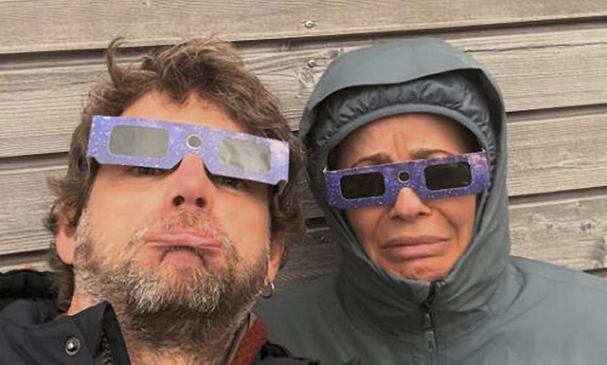 Famosos sorpresos i fastiguejats per l’eclipsi