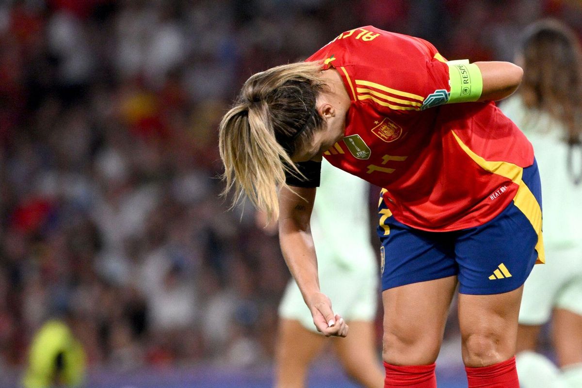 Spain's midfielder #11 Alexia Putellas takes a bow as she celebrates scoring the team's third goal during the UEFA Women's Euro 2025 Group B football match between Spain and Portugal at the Wankdorf stadium in Bern, on July 3, 2025. (Photo by Miguel MEDINA / AFP)