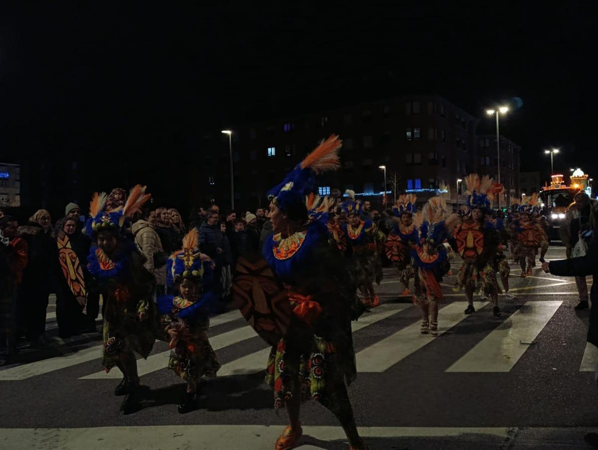 Los Reyes desbordan Lugones en una cabalgata de récord