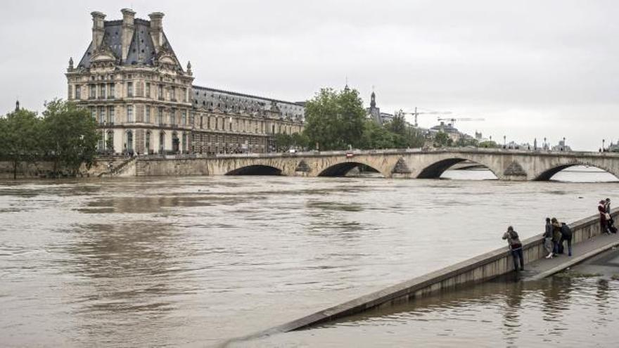 El Sena se desborda e inunda París