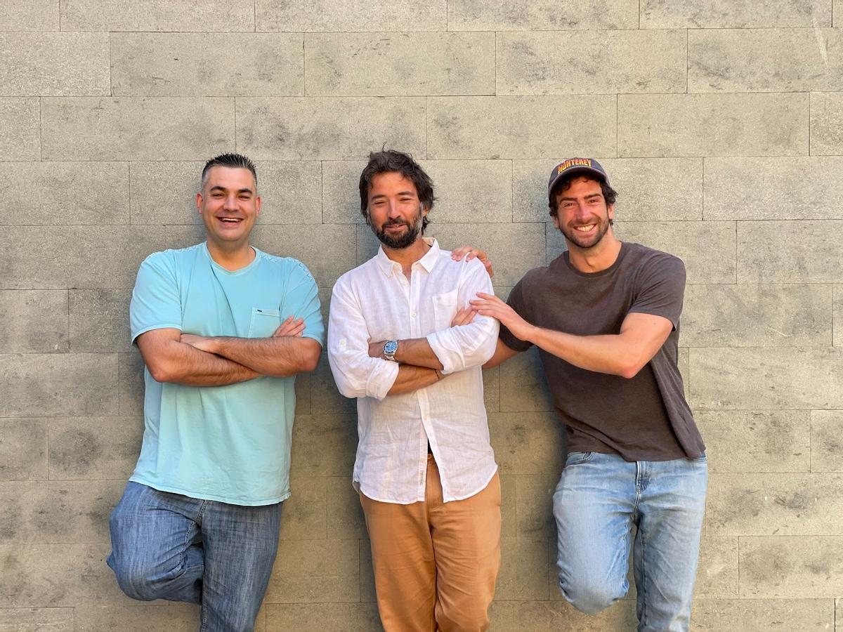 Richi Serrés, Alejandro Larrazába y Edgar Sanjuán, fundadores de Emogg