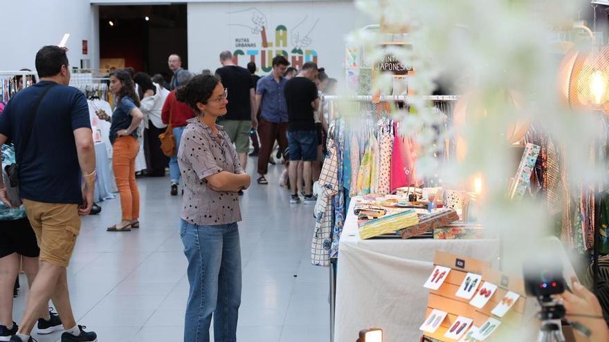La última jornada del mercado "LABShop" de Gijón, en imágenes