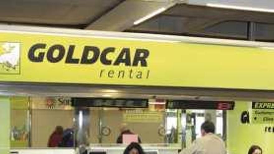 Una ventanilla de Goldcar en el aeropuerto de Mallorca.