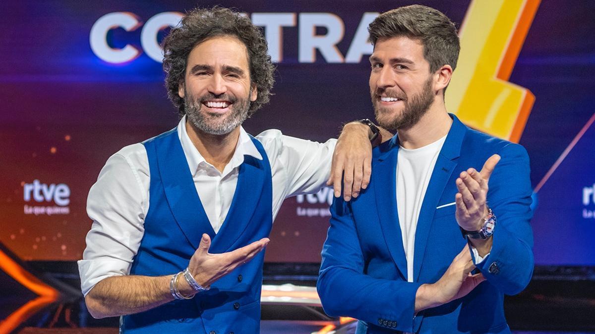 Raúl Gómez y Rodrigo Vázquez en el plató de ’Todos contra 1’.