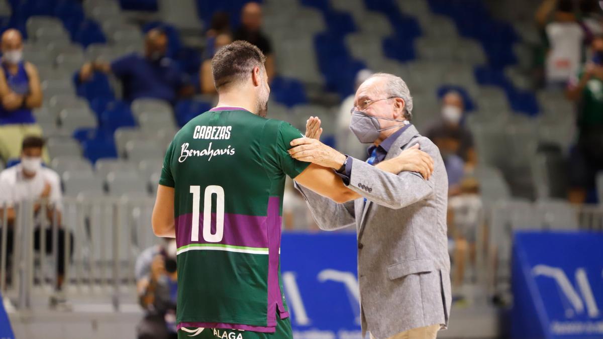 Carlos Cabezas juega su último partido con el Unicaja en el Carpena