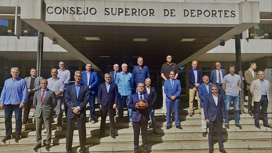 Imagen de los participantes de la Asamblea General de la Liga ACB celebrada ayer en el CSD.