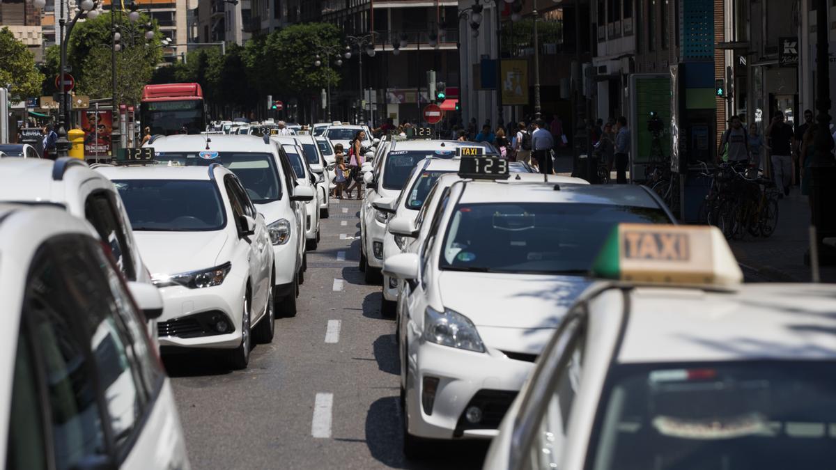 Protesta de los taxistas en València