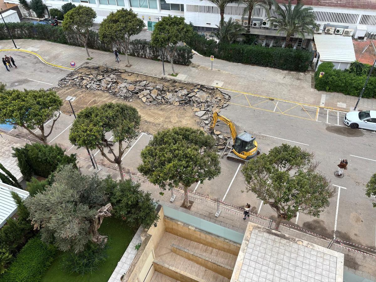 Imagen tomada por una vecina durante la construcción del tanque.