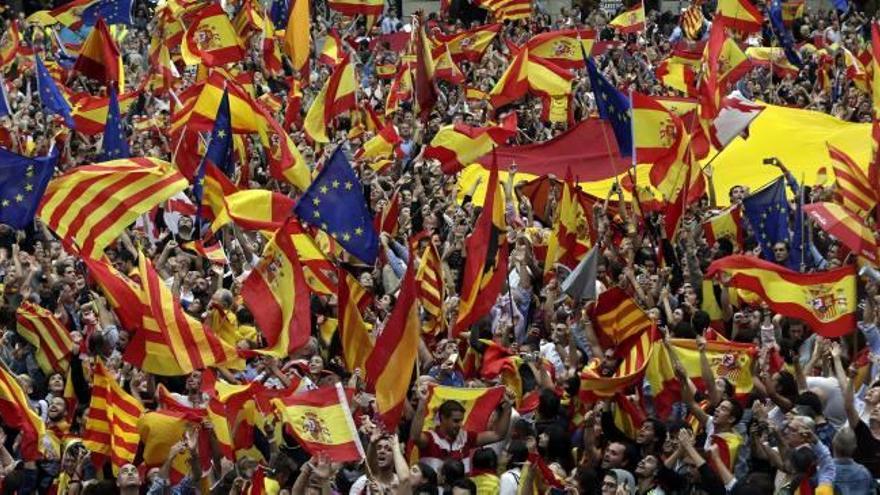 Manifestacions a tot Espanya contra el referèndum català