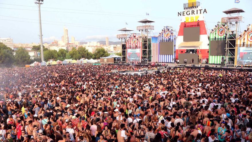 ¿Vas al Reggaeton Beach Festival de Benidorm? Así será el servicio de bus, los cortes de calles u opciones de parking