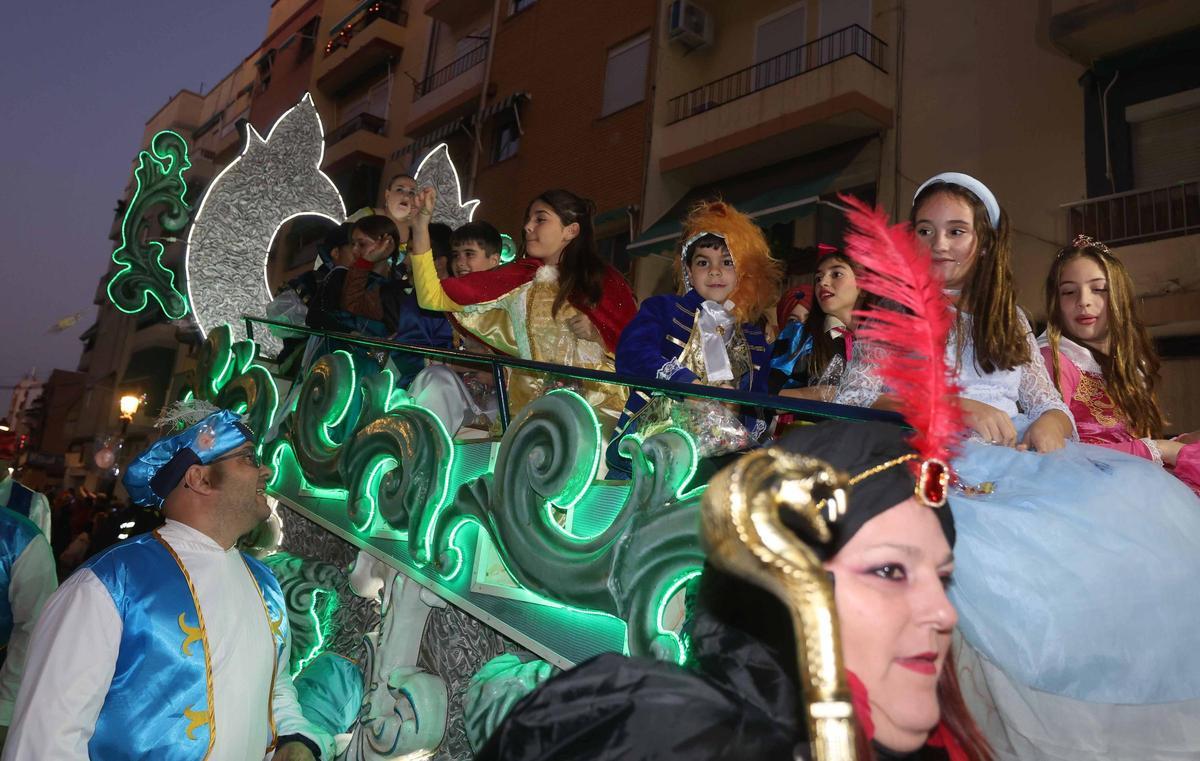 Búscate en la Cabalgata de las Fallas de Malva-rosa-Cabanyal-Beteró Búscate en la Cabalgata de las Fallas de Malva-rosa-Cabanyal-Beteró