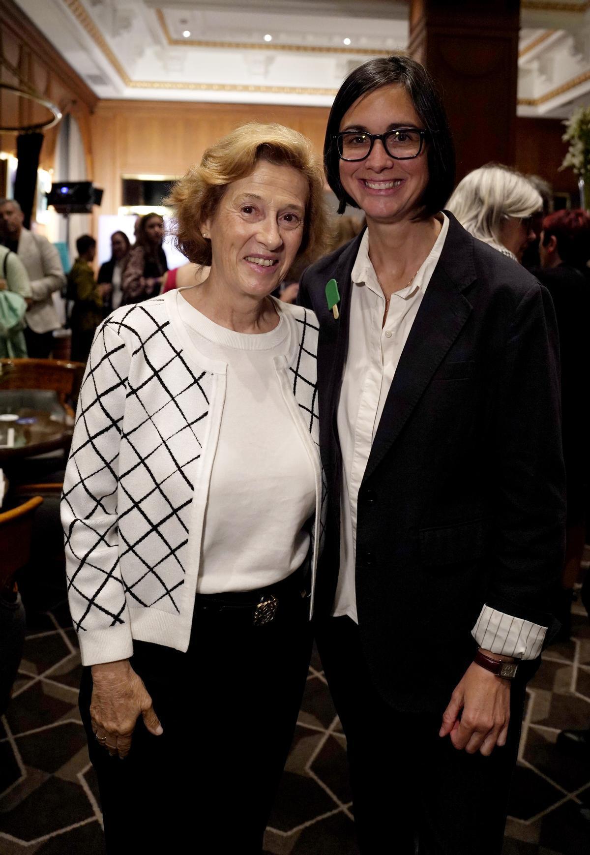 Julia Navarro, escritora, e Inés Martín Rodrigo, escritora.