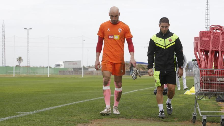 José Juan abandona el entrenamiento por unas molestias musculares