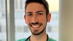 Adeu a un metge de "somriure etern"